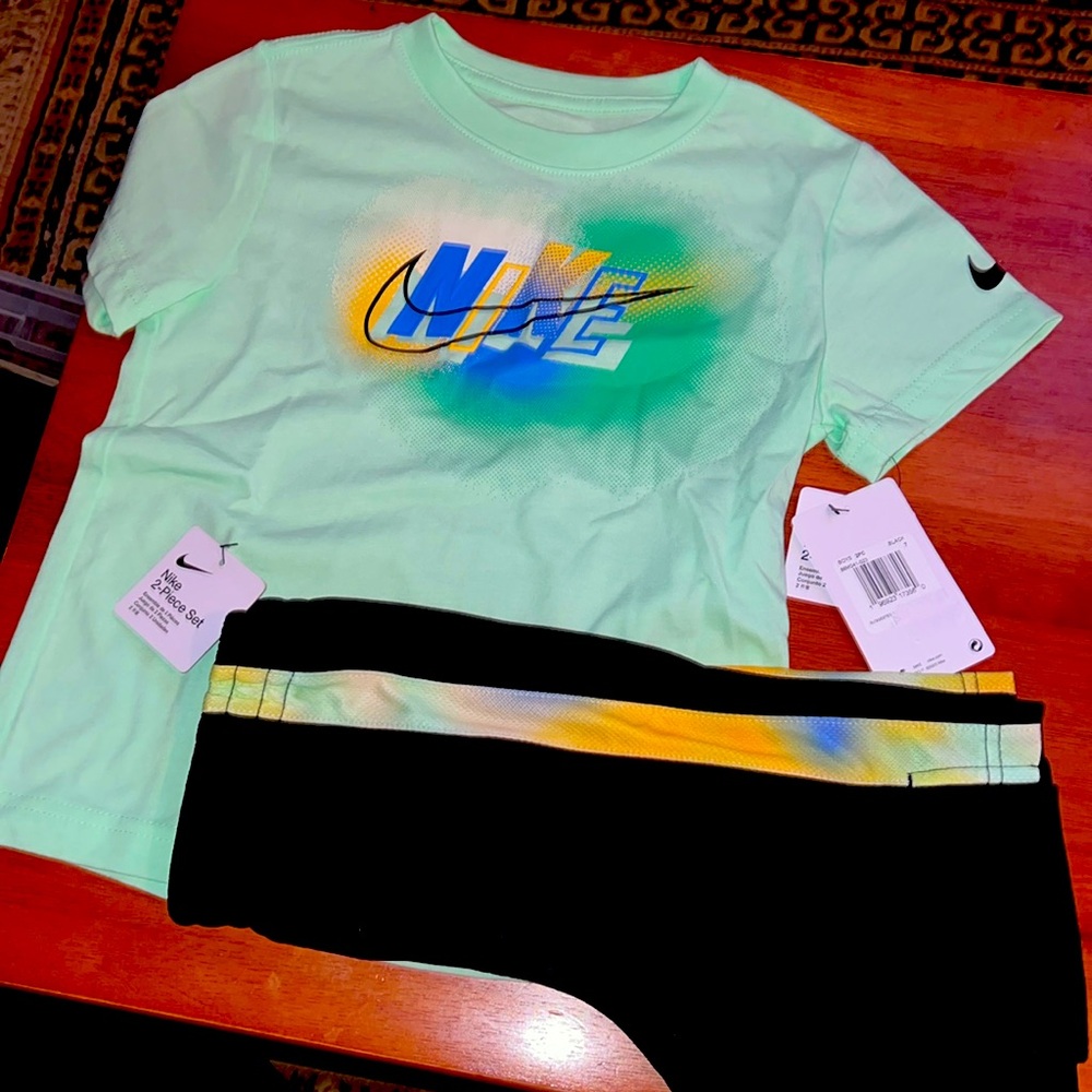 Nike two piece set boys size 7